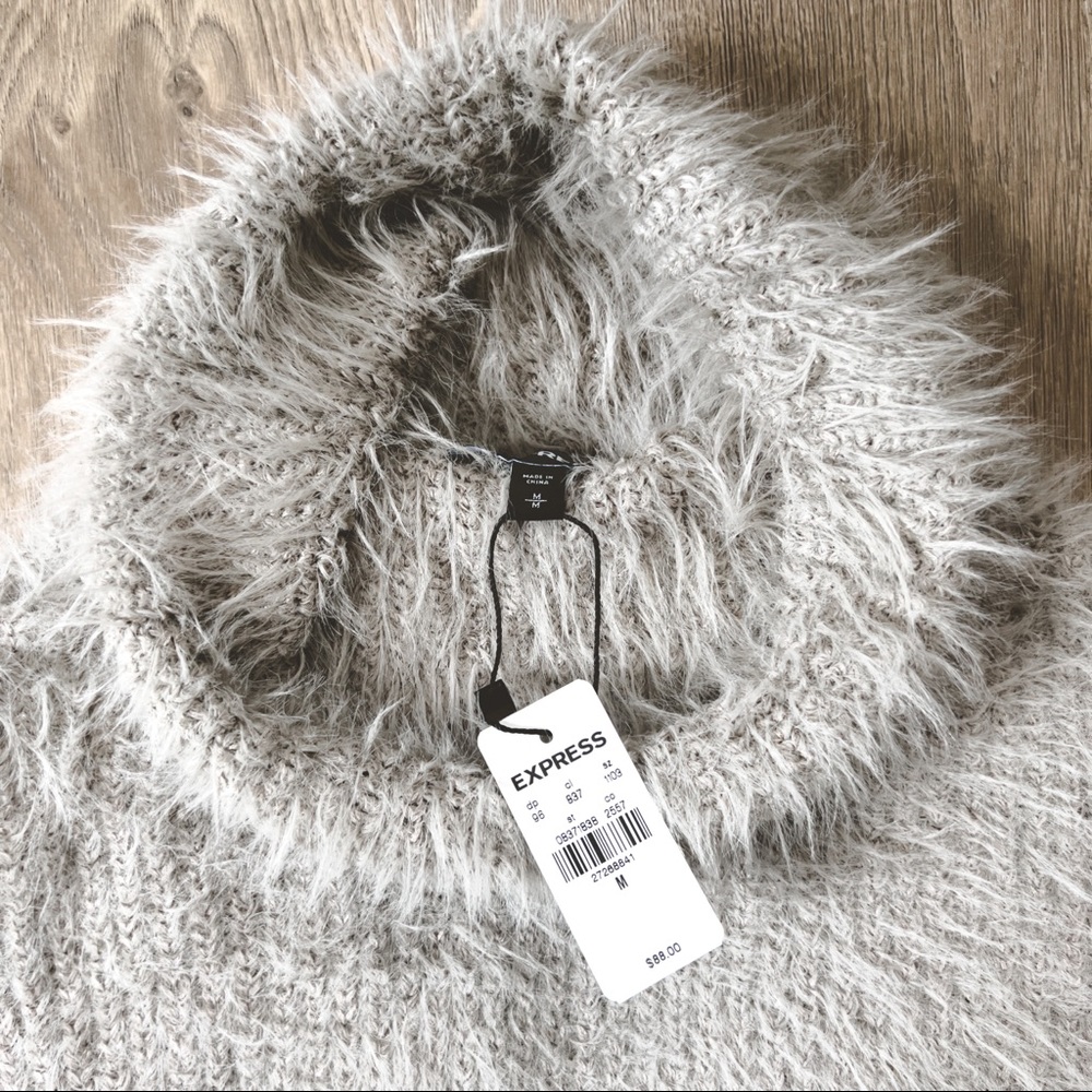 Express Sweater - Picture 4 of 5